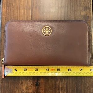 Tory Burch zip wallet